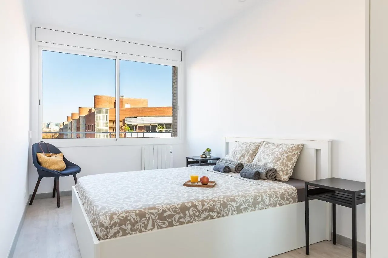 3Br - 2Bh Sunny And Spacious Apartment 10 Min Walk From Beach Spain